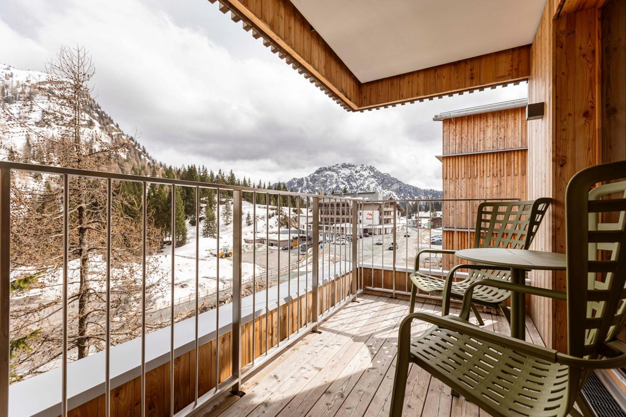 Almresort Sonnenalpe Nassfeld By Alps Resorts Exterior photo