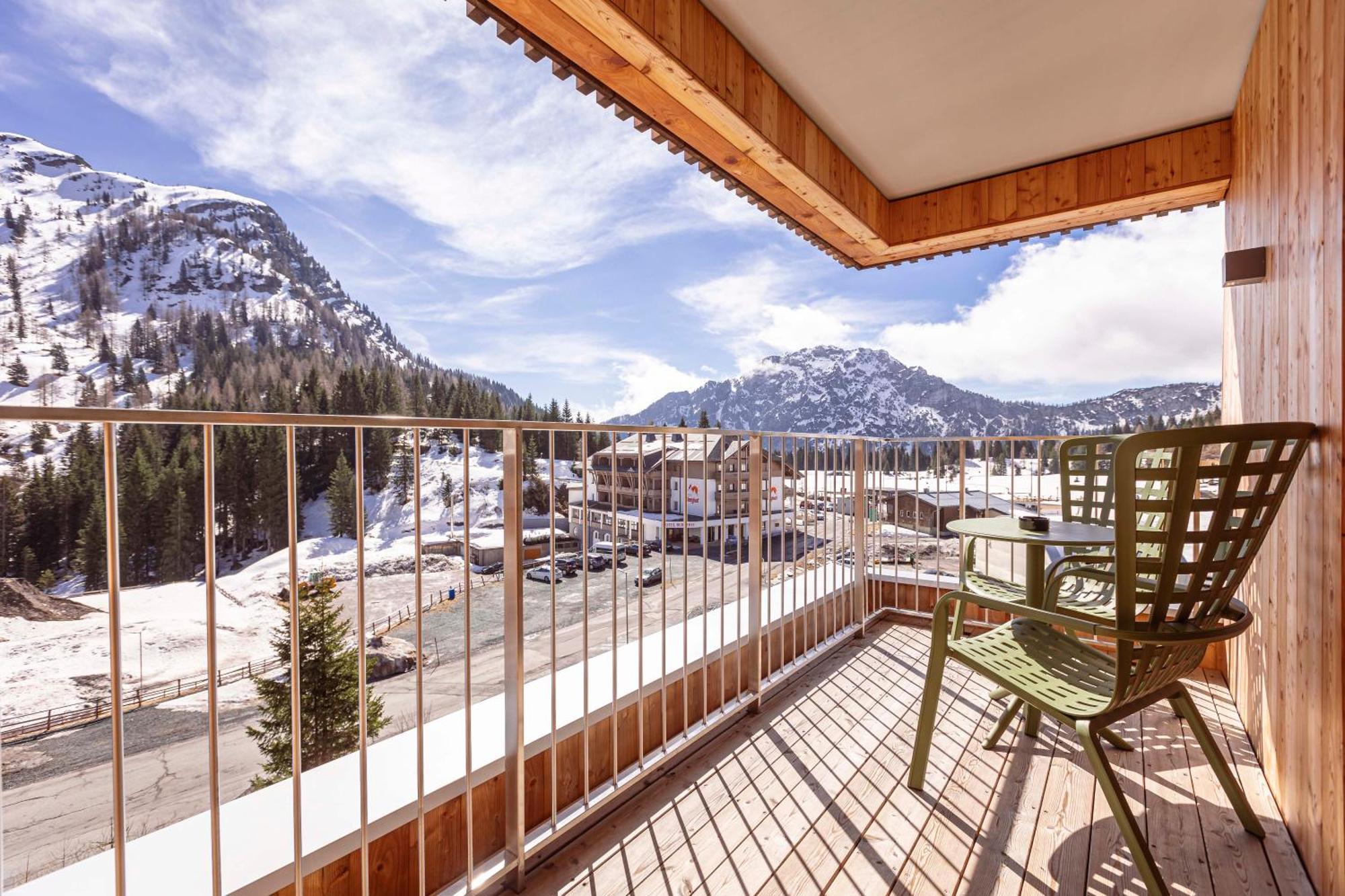 Almresort Sonnenalpe Nassfeld By Alps Resorts Exterior photo