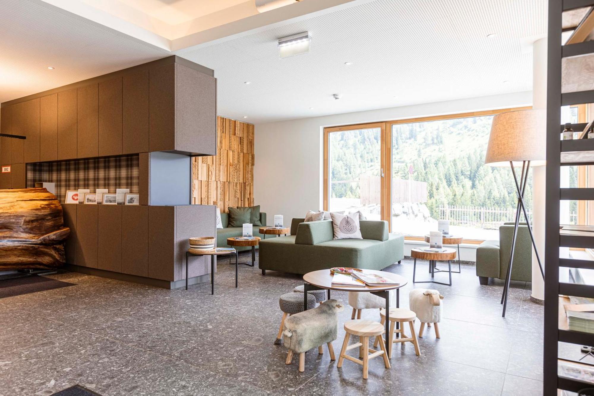 Almresort Sonnenalpe Nassfeld By Alps Resorts Exterior photo