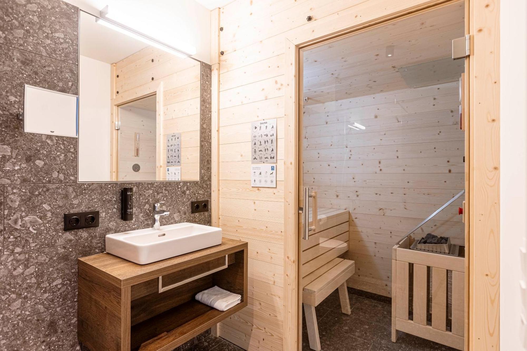 Almresort Sonnenalpe Nassfeld By Alps Resorts Exterior photo