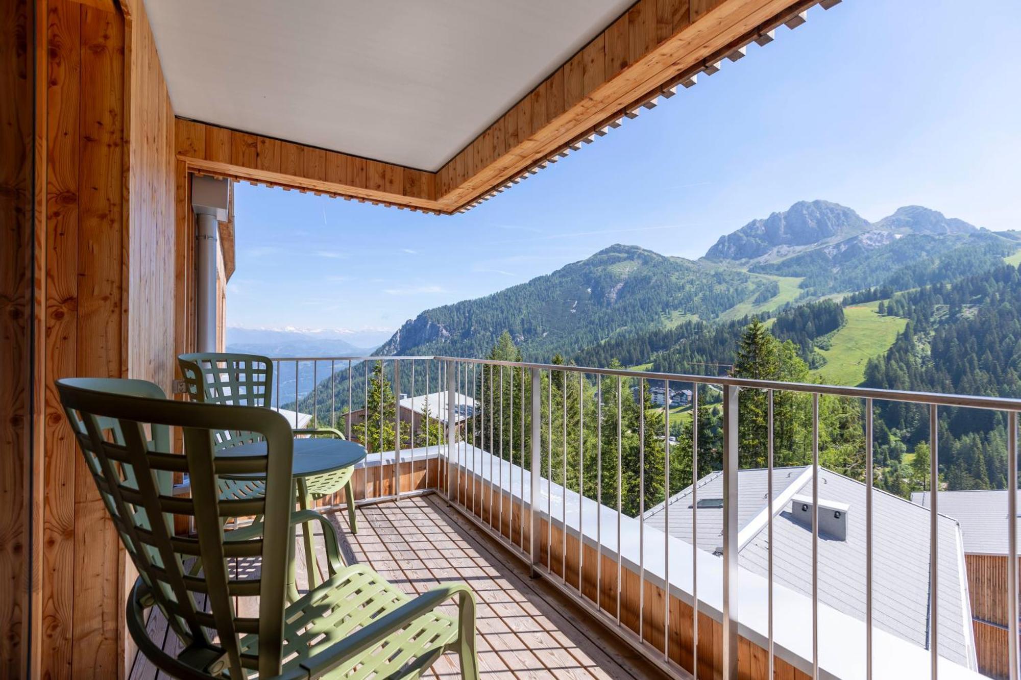 Almresort Sonnenalpe Nassfeld By Alps Resorts Exterior photo