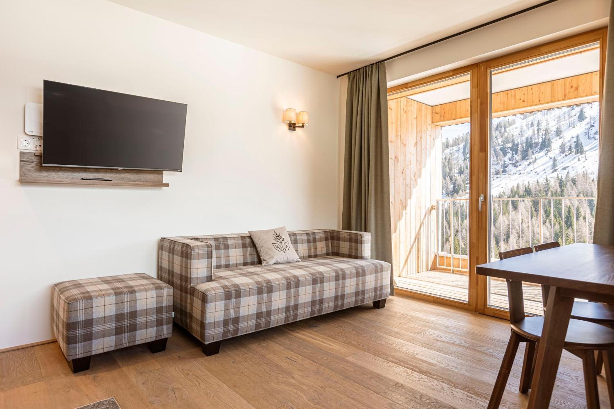 Almresort Sonnenalpe Nassfeld By Alps Resorts Exterior photo